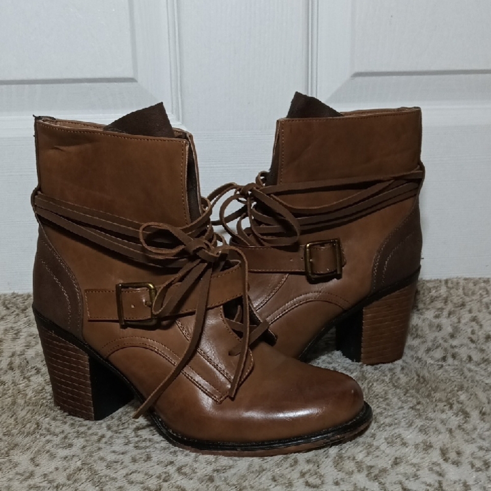 Dominique Nicole Two Tone  Lace-Up Ankle Boots
